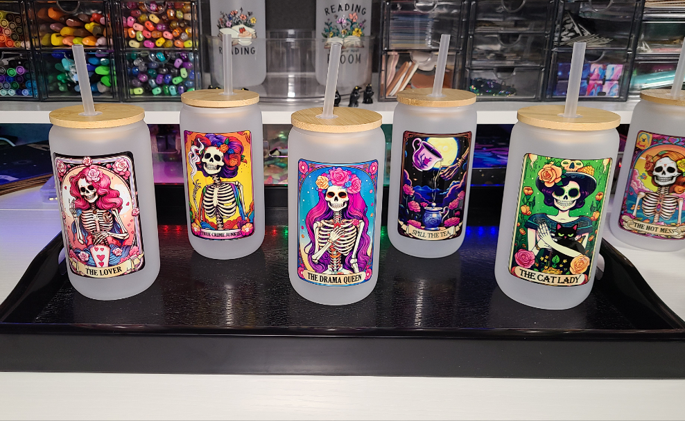 Copa de cristal con la carta del Tarot